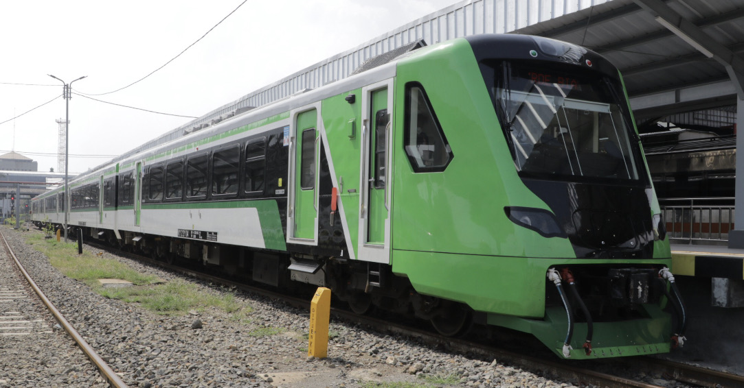 Kereta Cepat Whoosh Beroperasi Komersial Besok, KAI Sediakan KA Feeder Bagi Penumpang