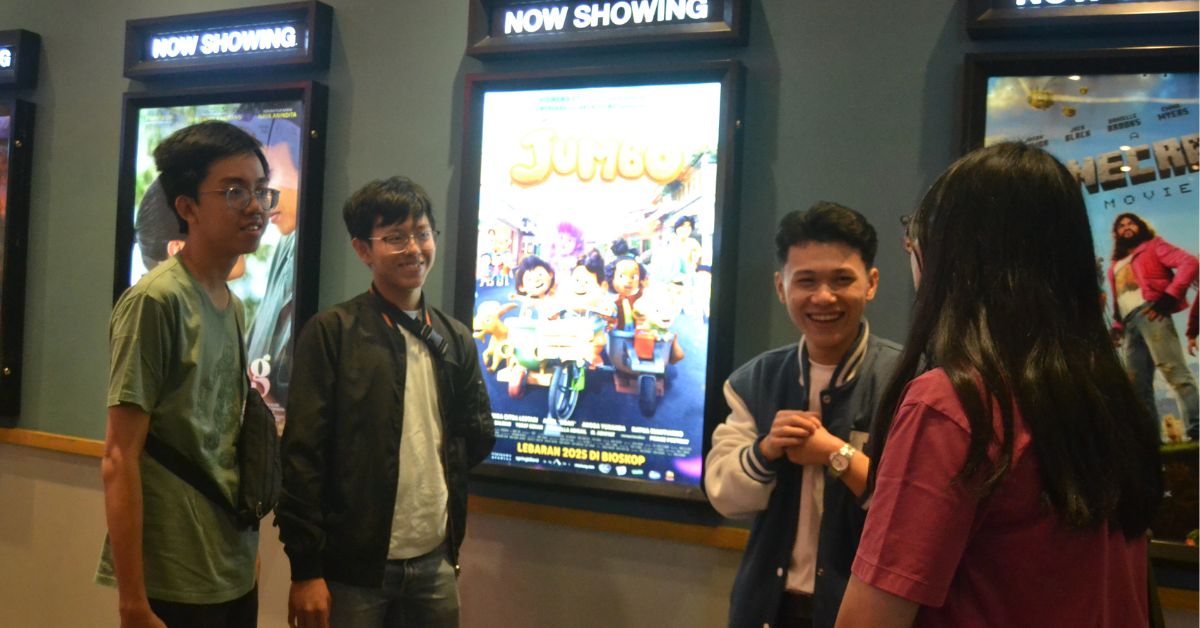 Nobar Film Jumbo di Maspion Square Surabaya, Penonton Dibuat Tertawa dan Haru