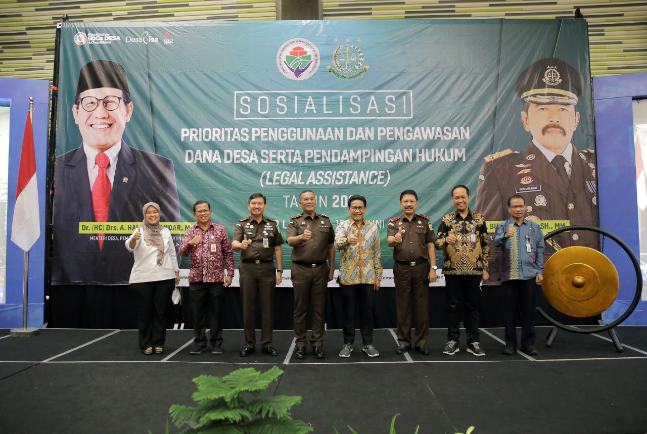 Wagub Nunik Dampingi Mendes PDTT Sosialisasi Prioritas Pembangunan dan Pengawasan Dana Desa