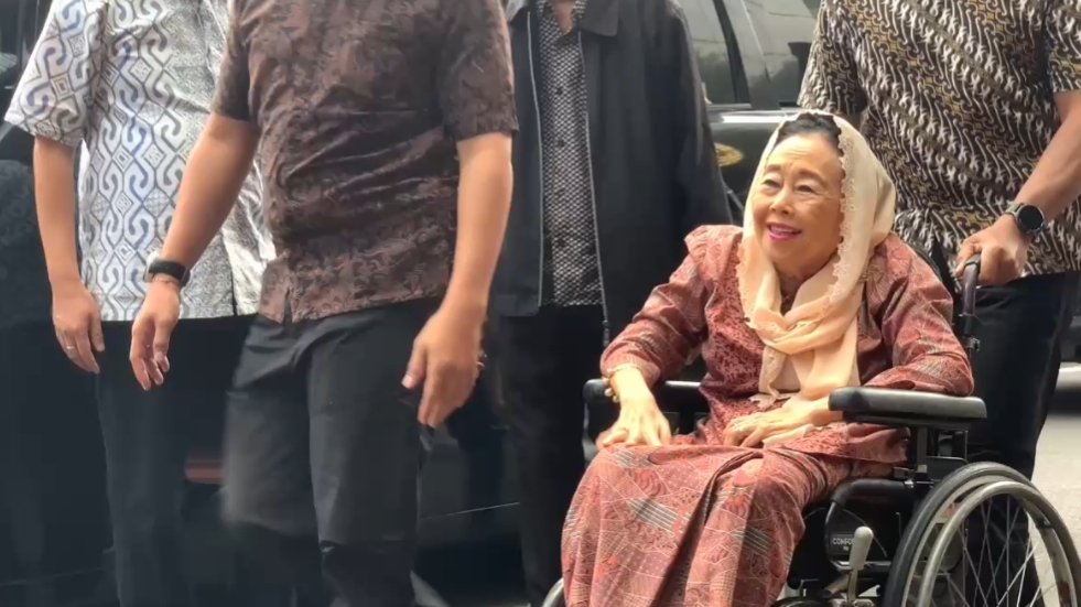 Sinta Nuriyah dkk Datangi PMJ, Besuk Aktivis yang Ditahan