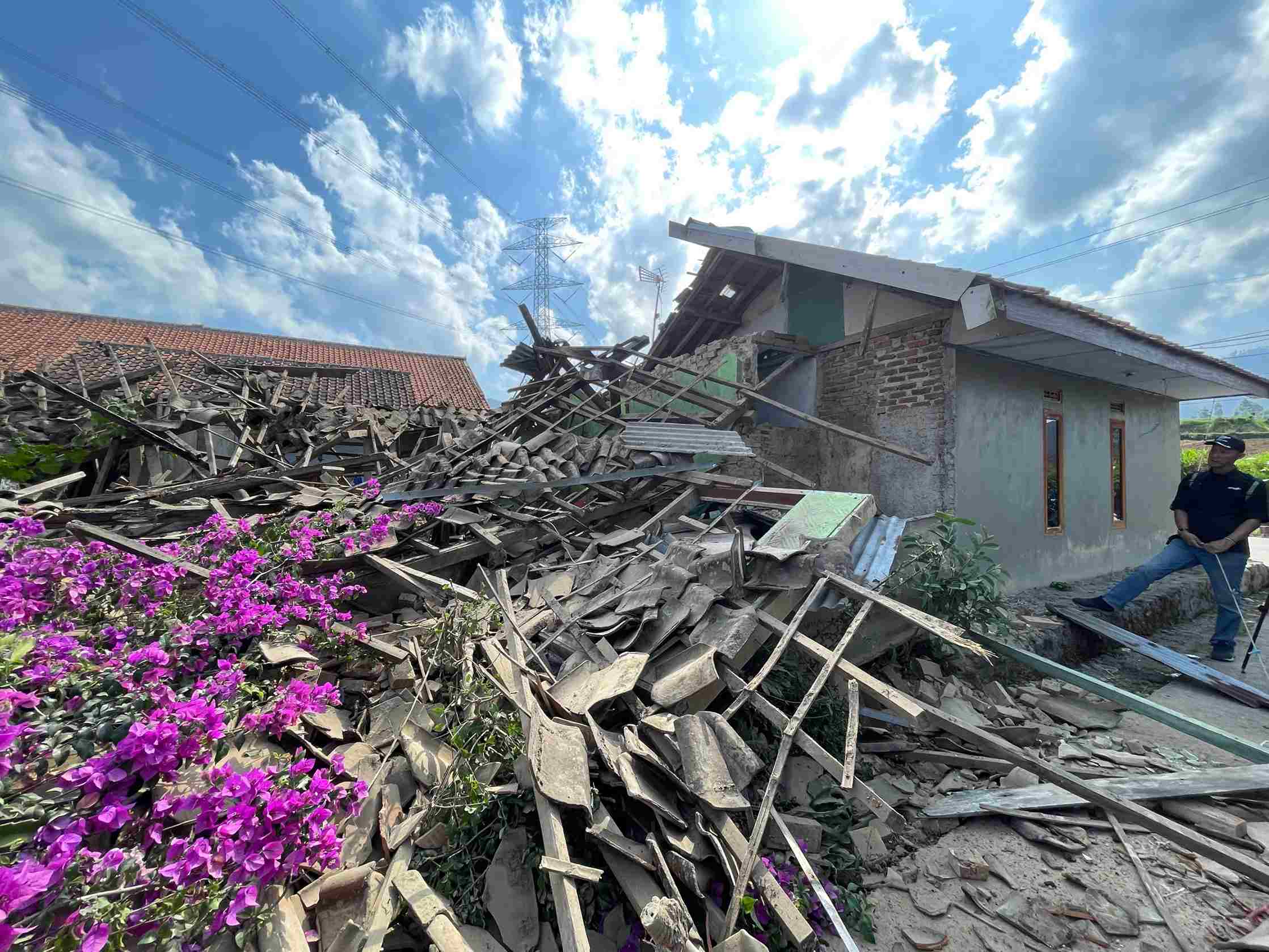 Kecamatan Kertasari Luluh Lantak Imbas Gempa Garut-Bandung Raya: Rumah Saya Tiba-tiba Goyang dan Hancur