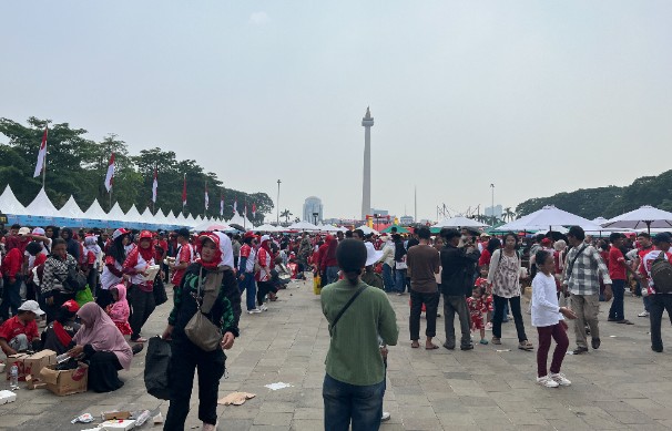 Warga Saksikan Atraksi HUT RI di Monas: Senang Bisa Datang Lagi