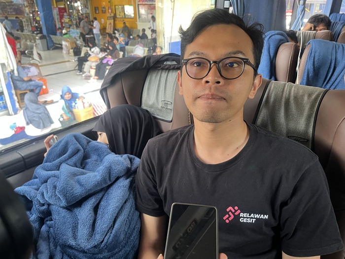 Saat Arus Mudik Mengalir, Indra dari Bogor Justru Bergerak ke Aceh Antar Bantuan Banjir