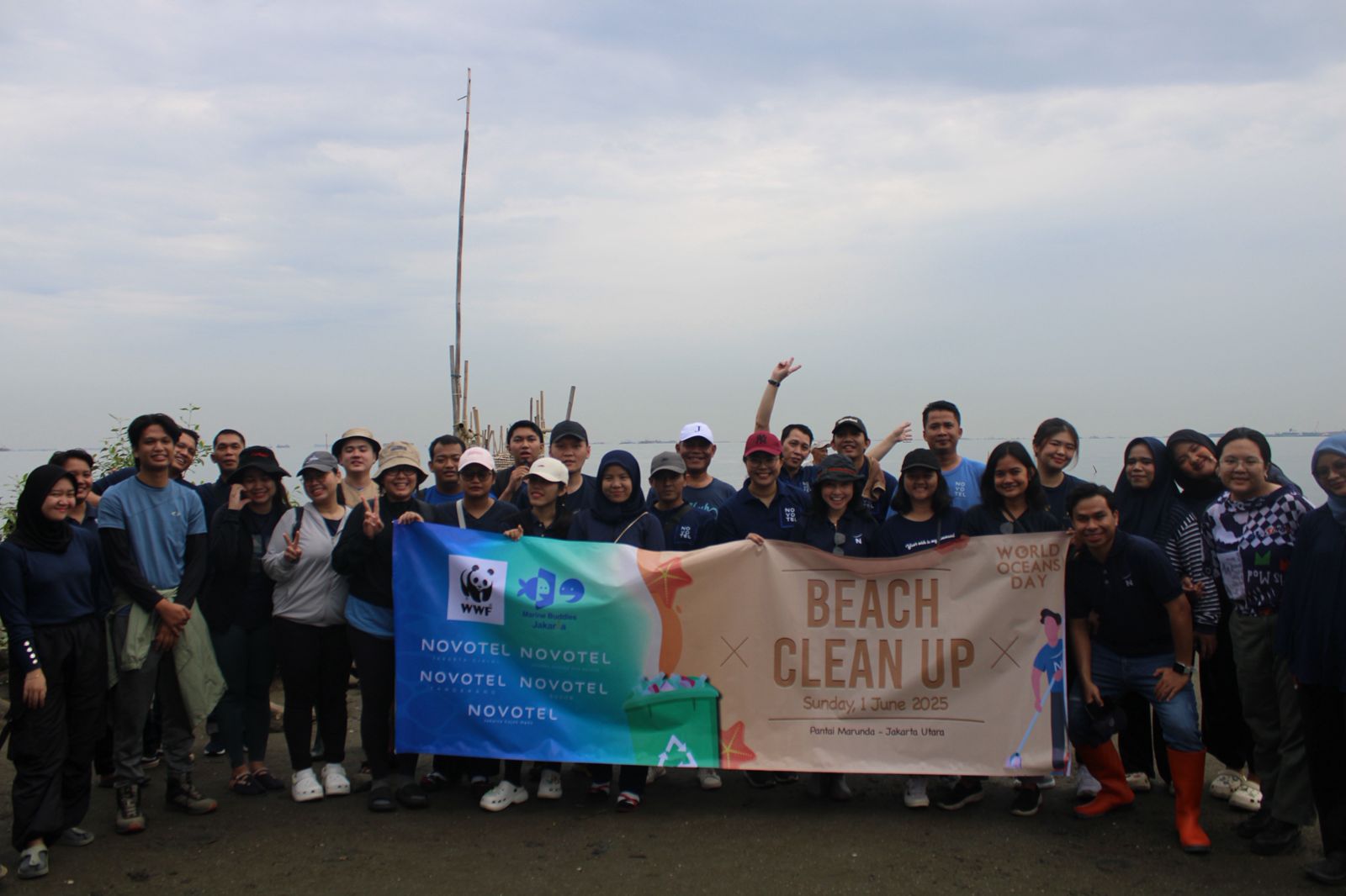 Novotel Jakarta, Tangerang & Bogor Bersama Marine Buddies Gelar Aksi Bersih Pantai Marunda, Sambut Hari Laut Sedunia