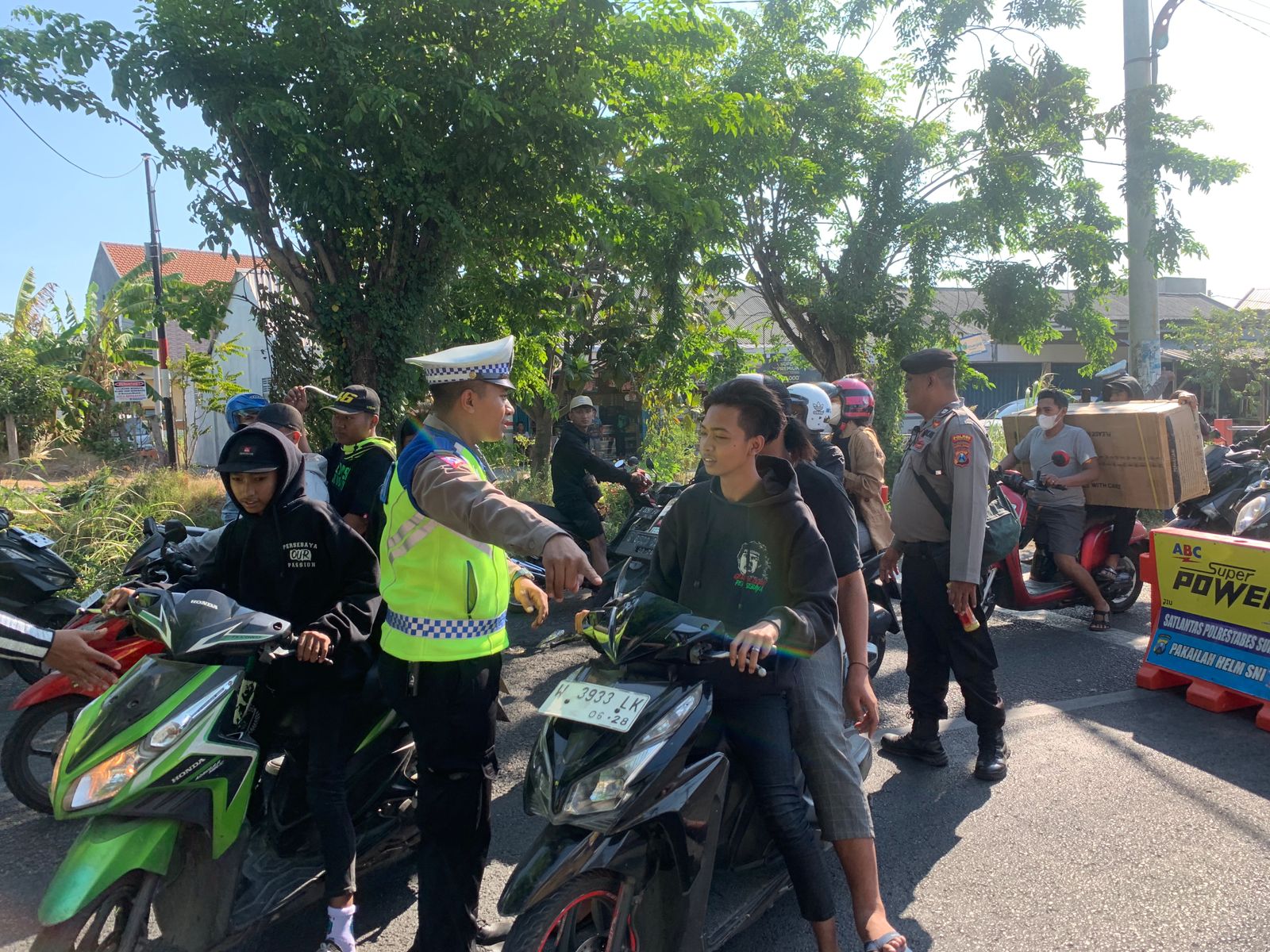 Jelang Derby Arema vs Persebaya: Polisi Screening Tiket di Dua Titik Dekat Stadion GBT