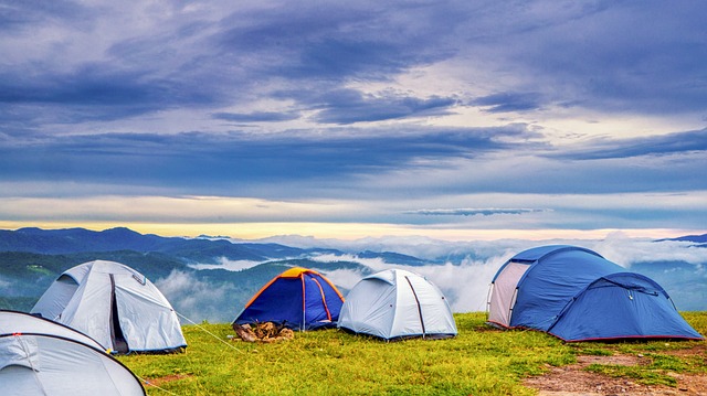 Mau Camping tapi Musim Hujan? Ikuti 6 Tips Ini agar Tetap Aman dan Seru