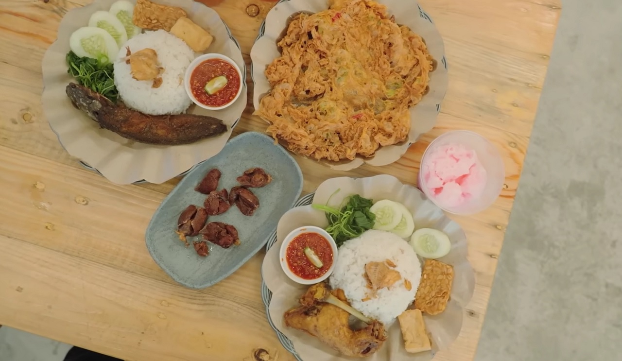 Kenalan dengan Nasi Tempong, Kuliner Pedas dari Banyuwangi yang ‘Menampar’!