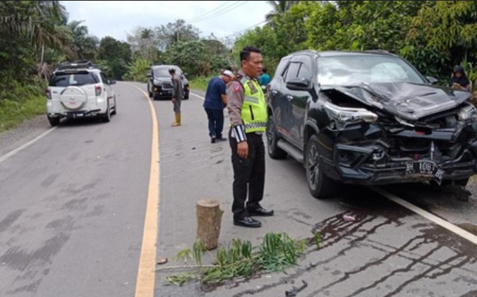 Mobil Wakil Ketua DPRD di Jambi Kecelakaan, 1 Orang Tewas