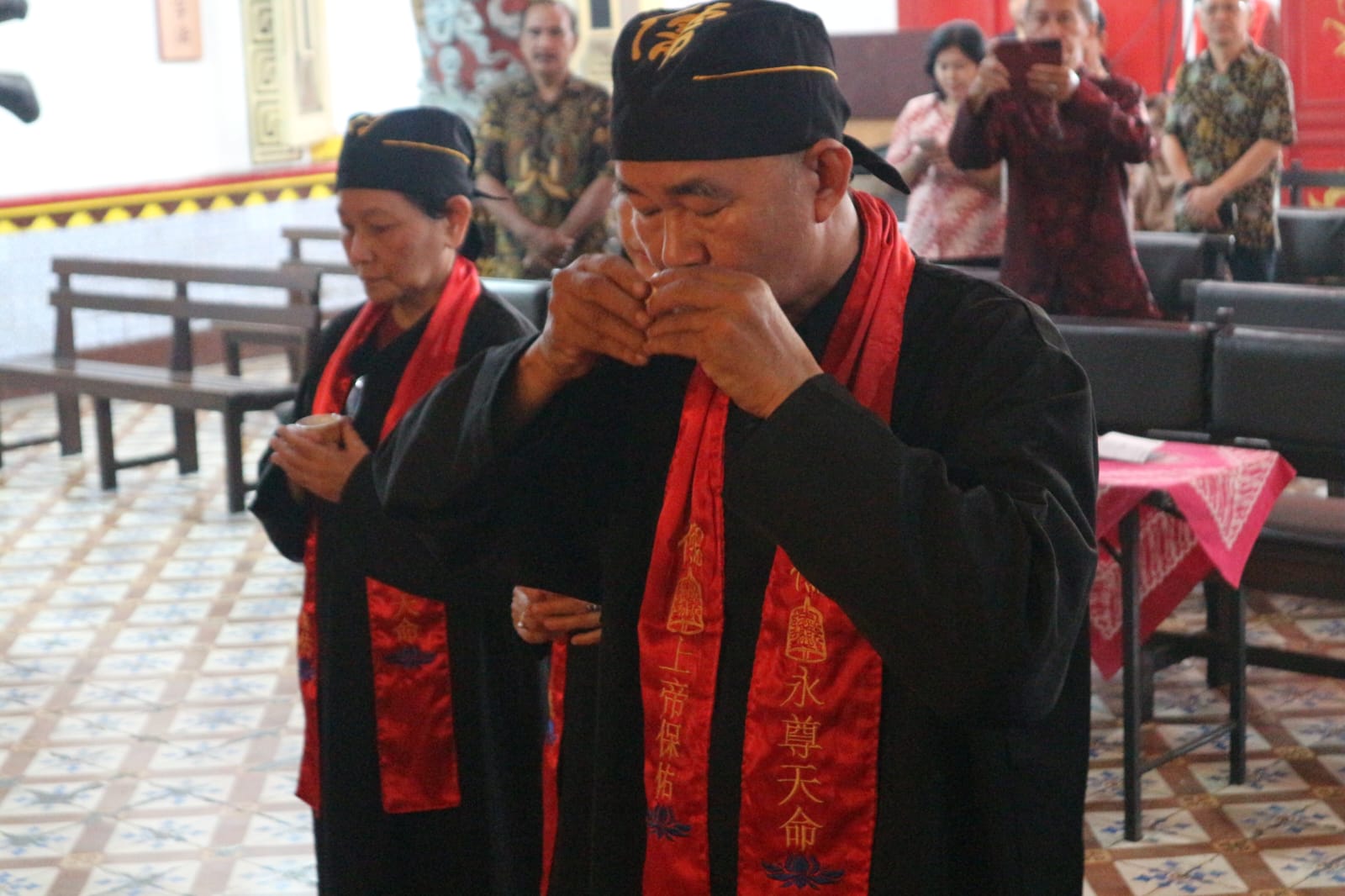 Upacara Lik Yen, Parakin Kukuhkan 10 Rohaniwan Konghucu di Hari Genta Rohani