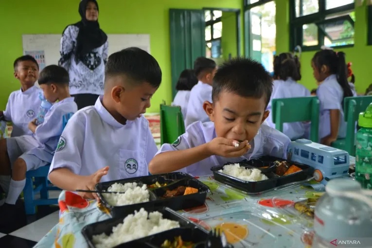 Ada Apa dengan MBG dan Dugaan Korupsi di Dalamnya?