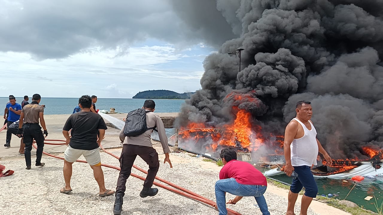 Speedboat Milik Cagub Benny Laos Meledak Usai Kampanye, Sejumlah Penumpang Lompat ke Laut