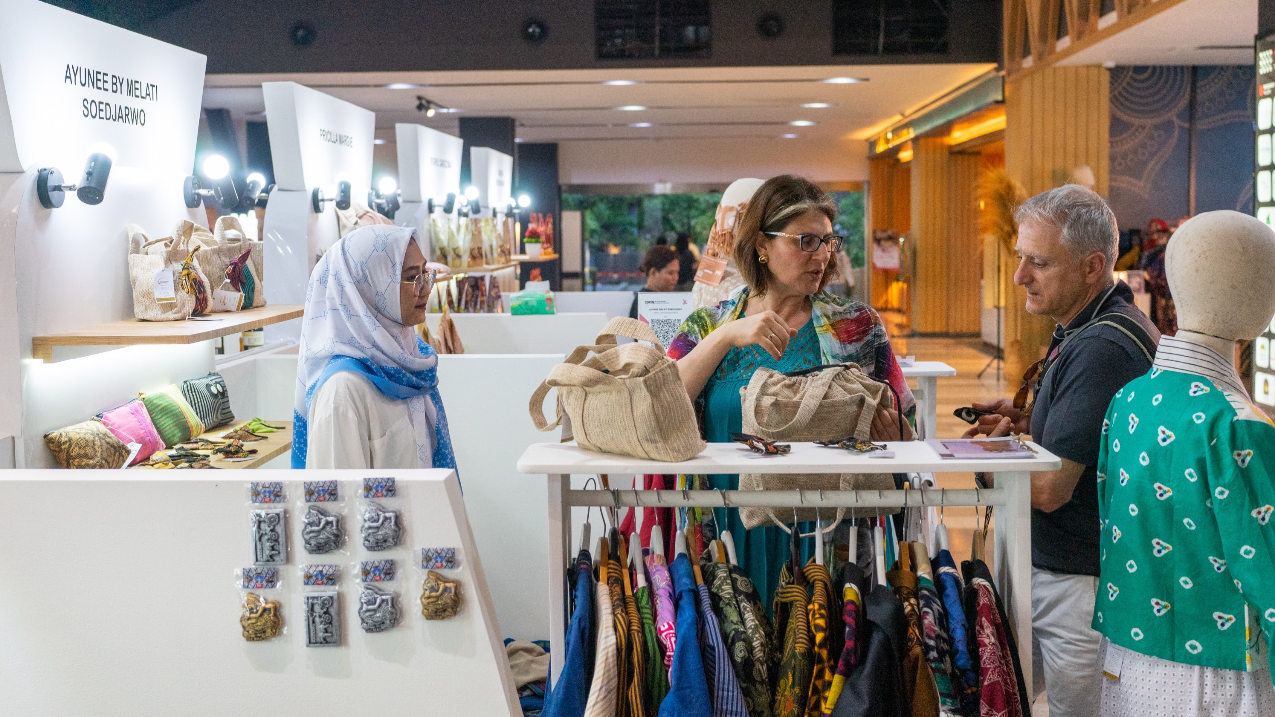 Dukung UMKM Naik Kelas, Bazar Sarinah Pandu x InJourney Group Hasilkan Penjualan Hampir 1.000 Produk