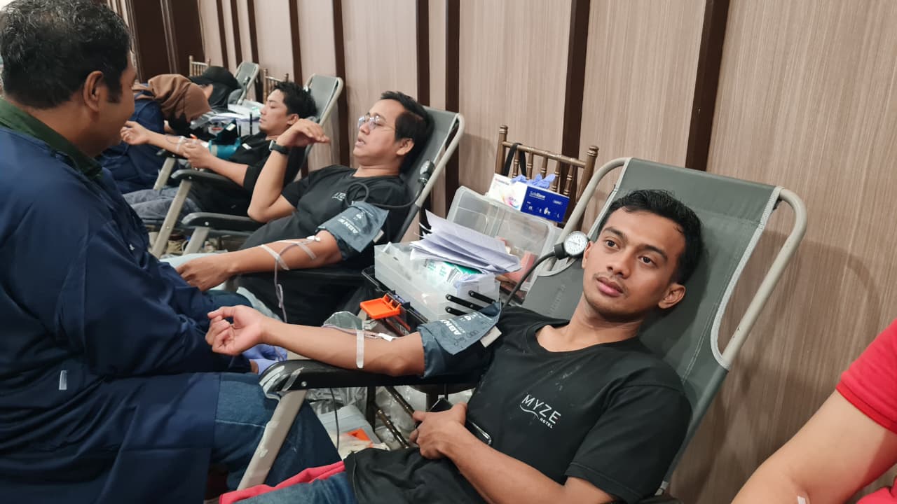 MYZE Hotel Sumenep Gelar Donor Darah dan Pemeriksaan Mata Gratis