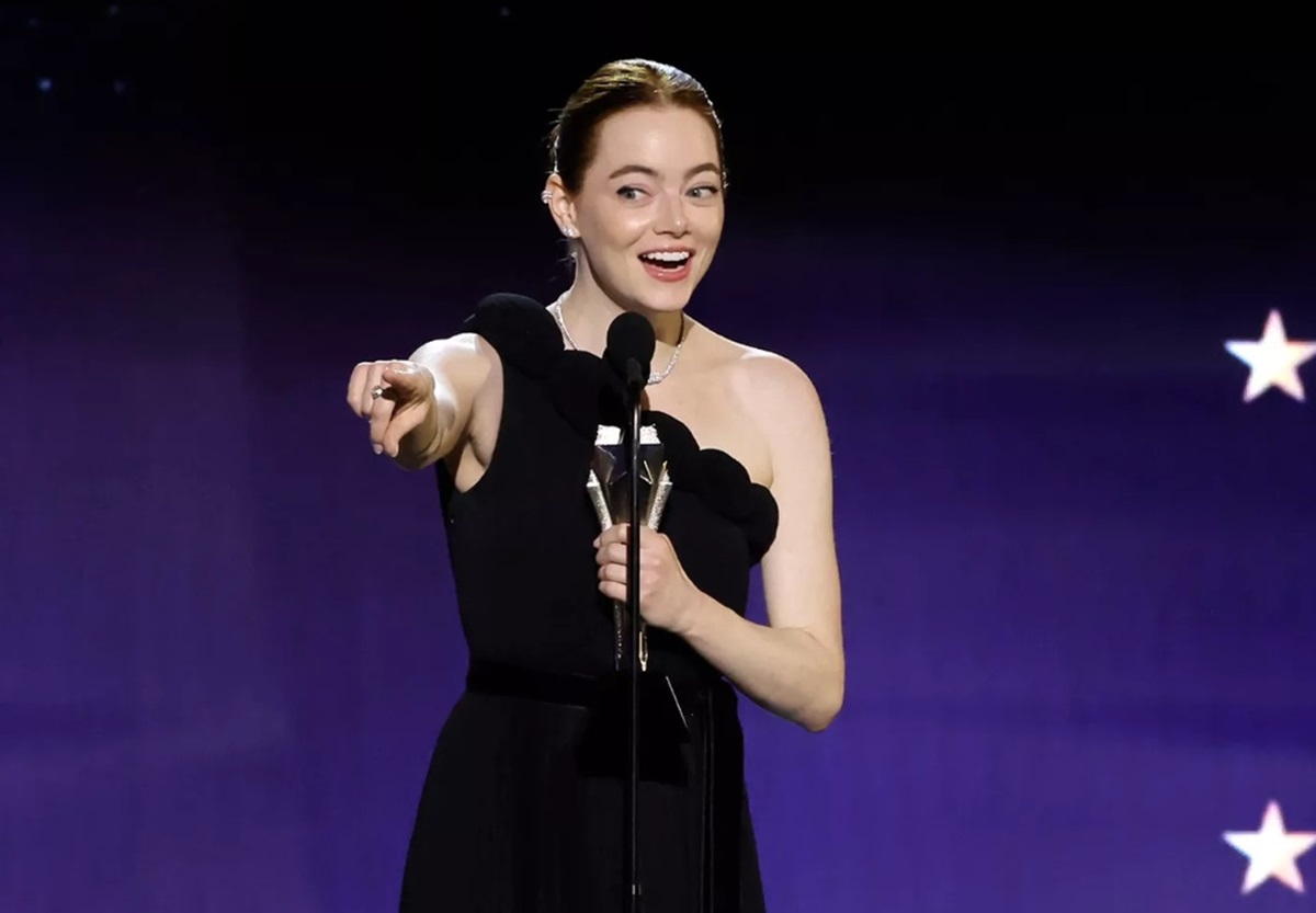 Emma Stone Raih Trofi Critics’ Choice Awards, Reaksi Ryan Gosling Bikin Salfok