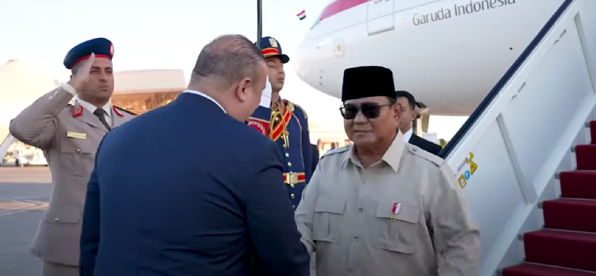 Perkuat Diplomasi Perdamaian, Presiden Prabowo Tiba di Mesir untuk KTT Sharm El-Sheikh