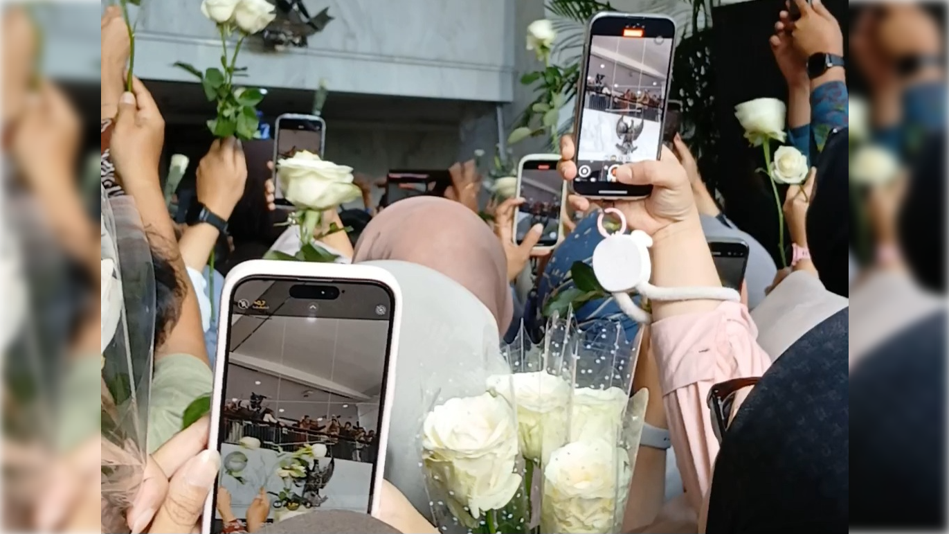 Karangan Bunga Penuhi Gedung Kemenkeu saat Sertijab Menkeu dari Sri Mulyani ke Purbaya