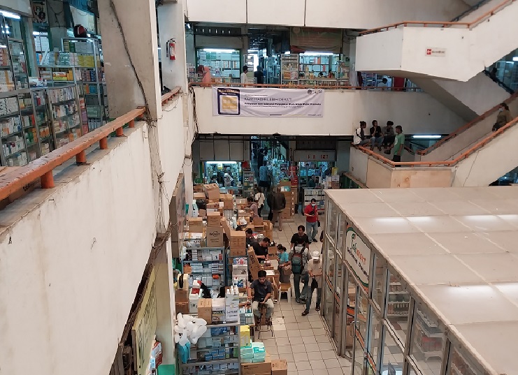 Pedagang di Pasar Pramuka Tanggapi Larangan Minum Obat Sirup: Pemerintah Jangan Buru-buru, Buktikan Dulu
