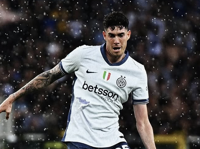 Bek Senilai Rp1,4 Triliun Beri Kode ke Barcelona, Blaugrana Tak Paksa Lewandowski Pergi