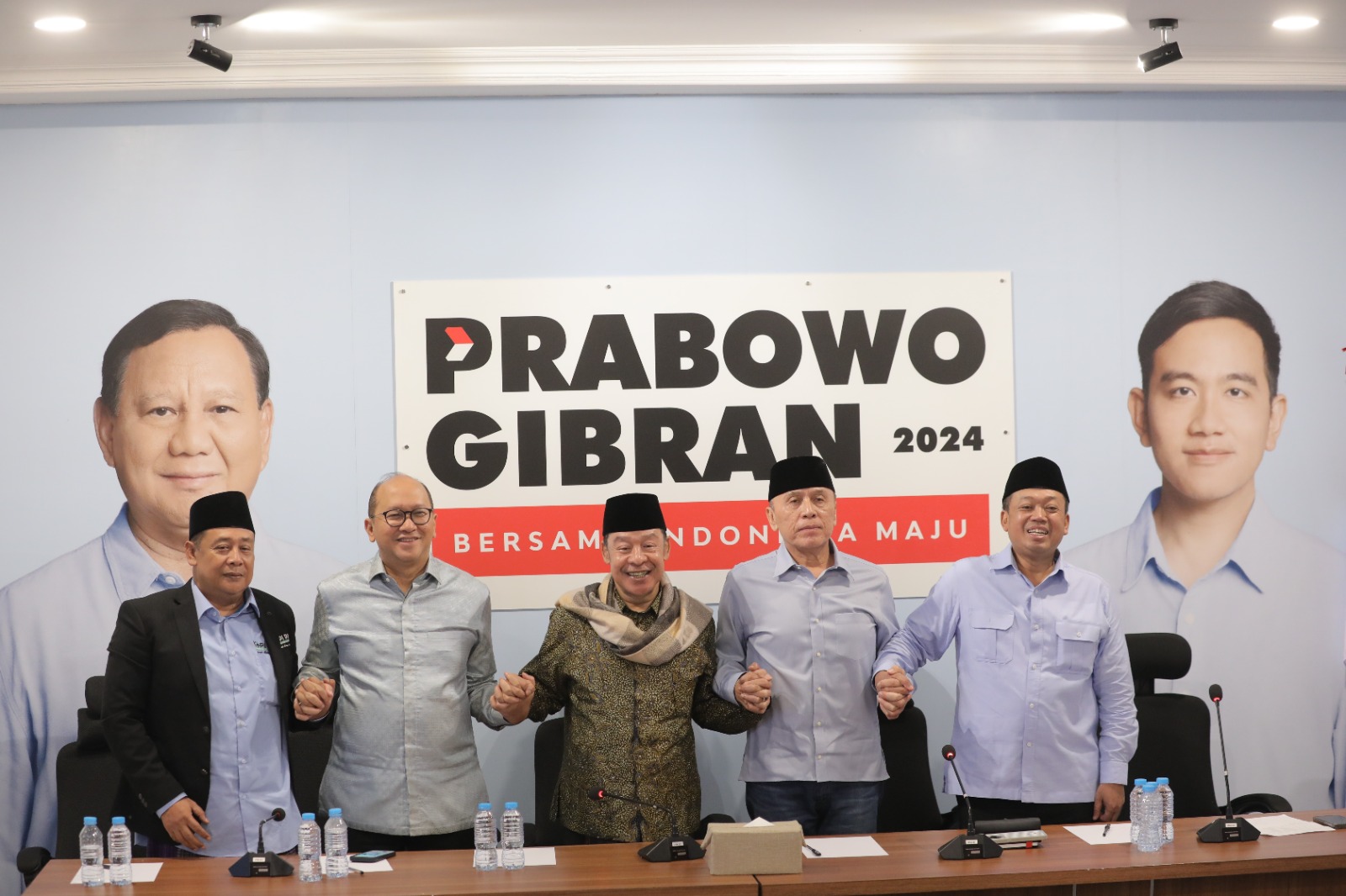Pimpinan Pondok Pesantren Buntet Cirebon Deklarasikan Dukung Prabowo-Gibran 