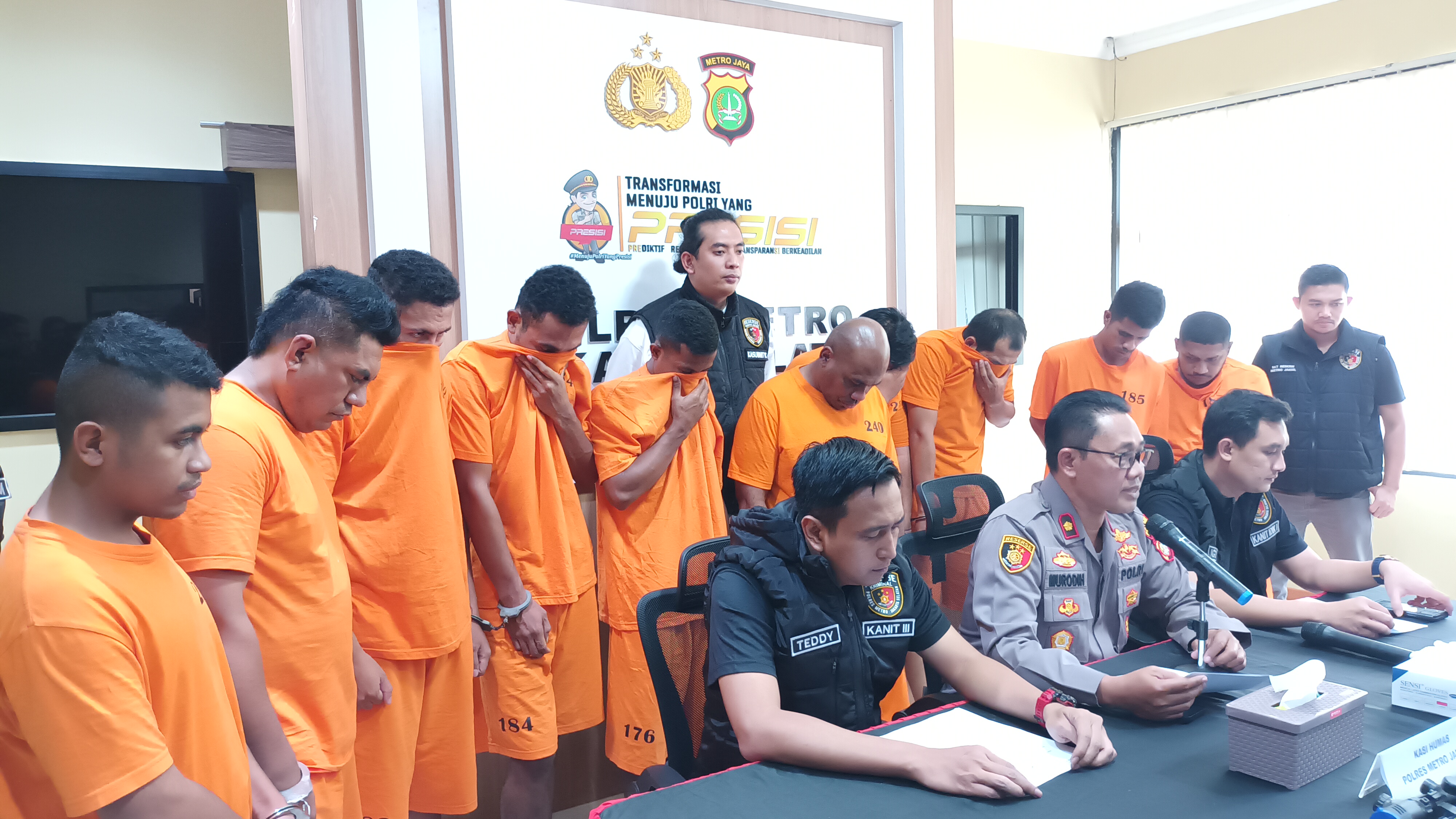 Tersangka Bentrokan di Kemang Jadi 10 Orang, Senapan Angin dan Parang Diamankan