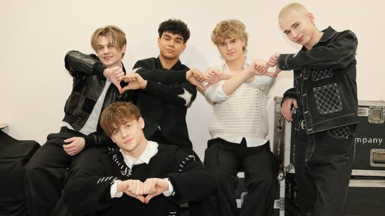 Lirik dan Terjemahan Lagu Ariana - Dear Alice, Boy Group Inggris Asuhan SM Entertainment