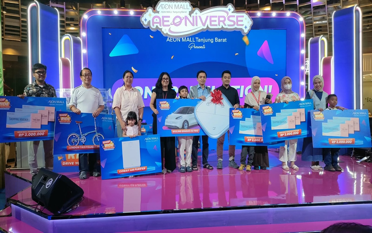AEON MALL Tanjung Barat Catat Transaksi Rp15 Miliar, M. Ilyas Menang Wuling Binguo EV Pro