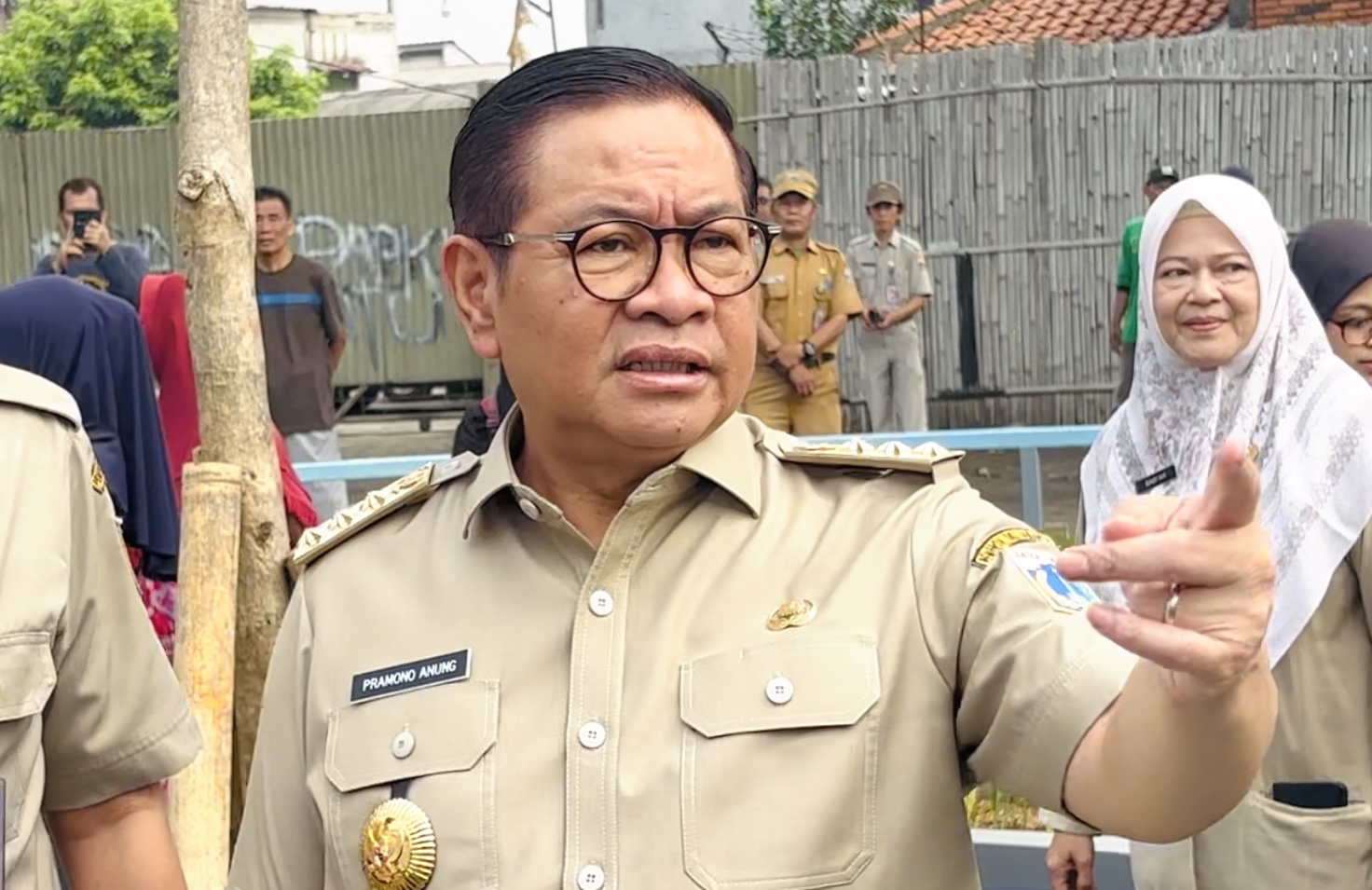 Perburuan Dimulai! Pramono Perintahkan Seluruh Wali Kota Basmi Ikan Sapu-sapu