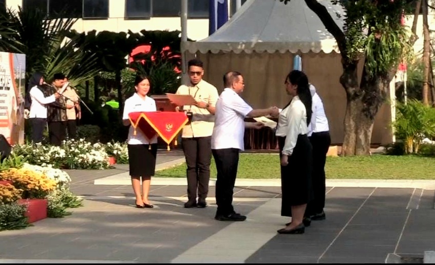 Pramono Serahkan 3.419 SK CPNS DKI Jakarta: Resmi Bekerja 2 Juni 2025