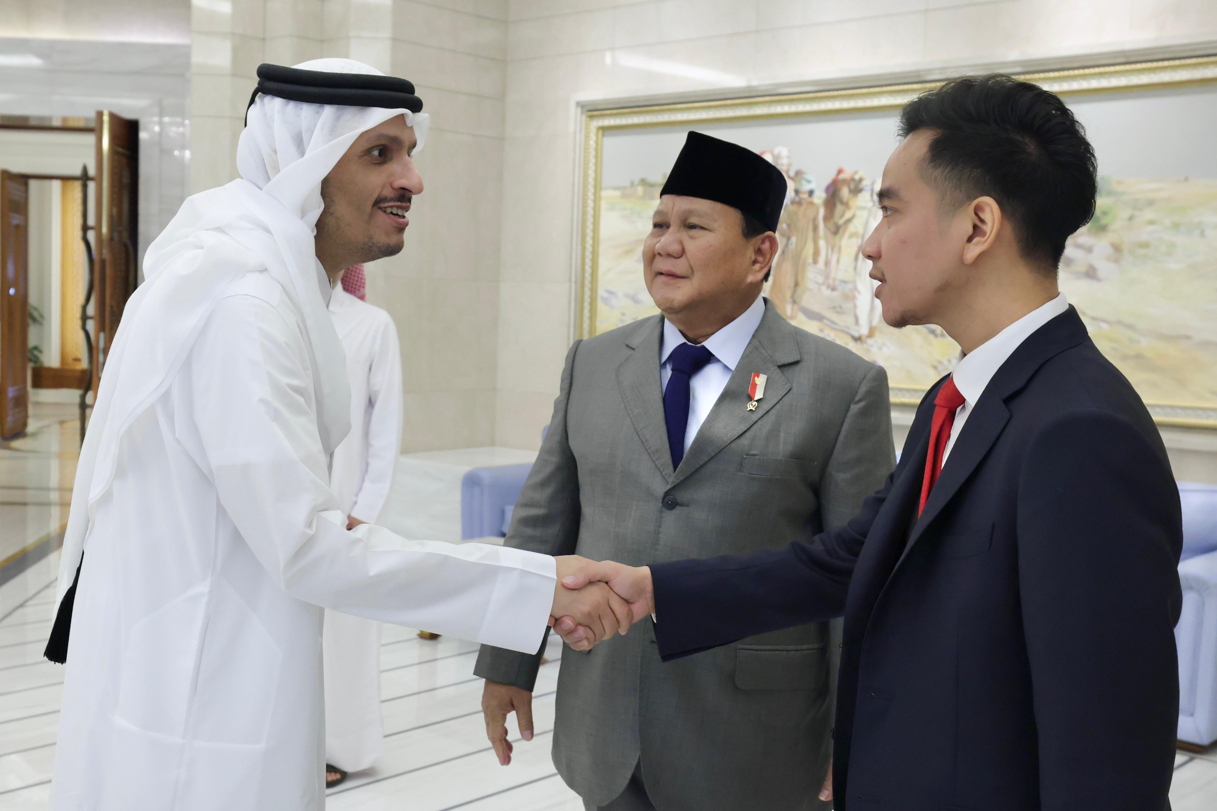 Prabowo-Gibran Kunjungi Istana Negara Qatar, Temui Emir dan Perdana Menteri Bahas Kondisi Gaza