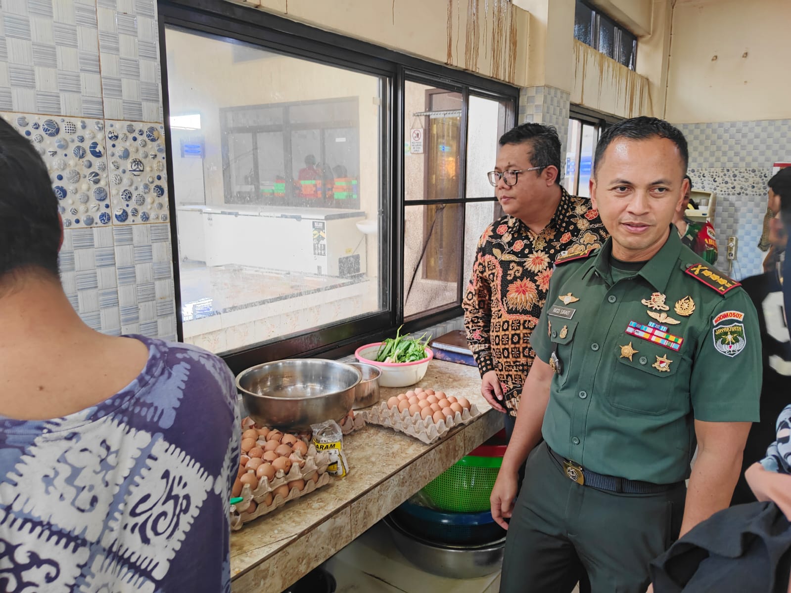 Cerita Karyawan di Balik Dapur Makan Bergizi Gratis, Dapat Gaji Rp3 Jutaan dan Dikontrak 5 Tahun