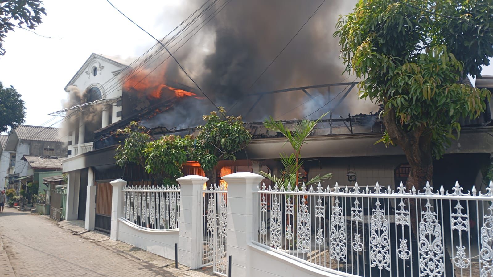 Rumah Mewah di Batuceper Tangerang Terbakar, Kerugian Ditaksir Miliaran Rupiah
