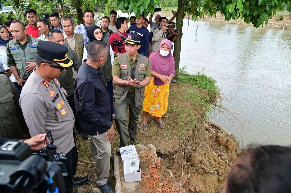 Tinjau Titik Terparah Bansor, Kepala BNPB Sambangi Warga Terdampak di Kabupaten Pesisir Selatan