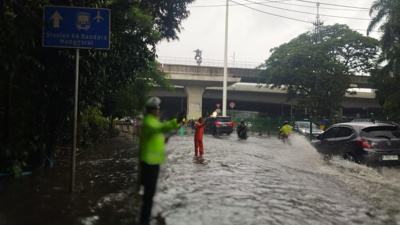6 Ruas Jalan Terendam Banjir Jakarta Hari Ini, Jakarta Barat Jadi Titik Terparah