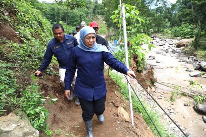 Khofifah Ingatkan Cuaca Ekstrem di Jatim