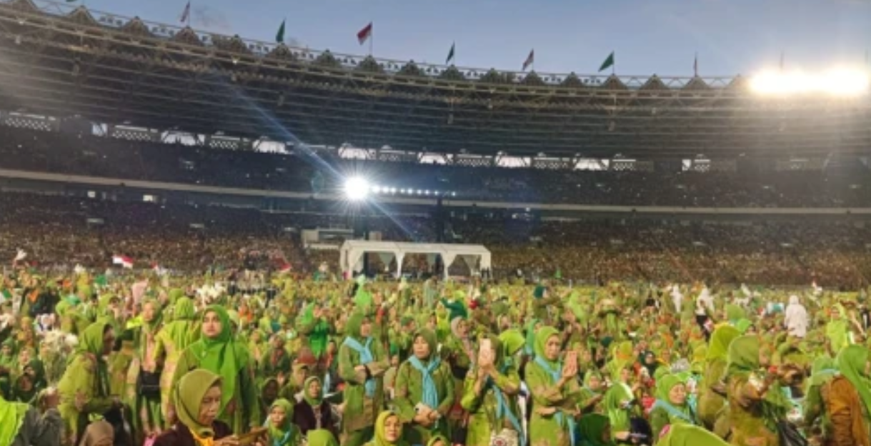 Puncak Harlah ke-78, Muslimat NU Hijaukan Stadion Utama GBK Sejak Dini Hari  
