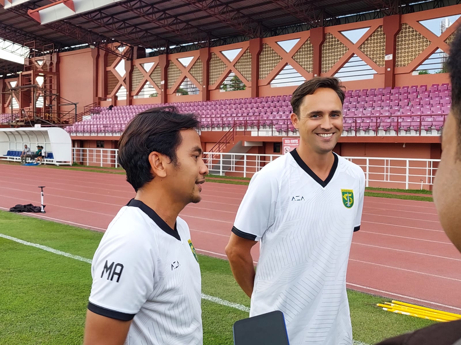 Perdana Paul Munster Pimpin Latihan Persebaya, Tanamkan Mindset Positif