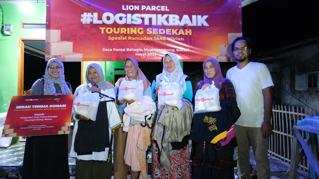 Lion Parcel Adakan CSR #LogistikBaik Ramadan, Bantu Berbagi Ratusan Paket Sembako dan Banyak Barang Layak Pakai