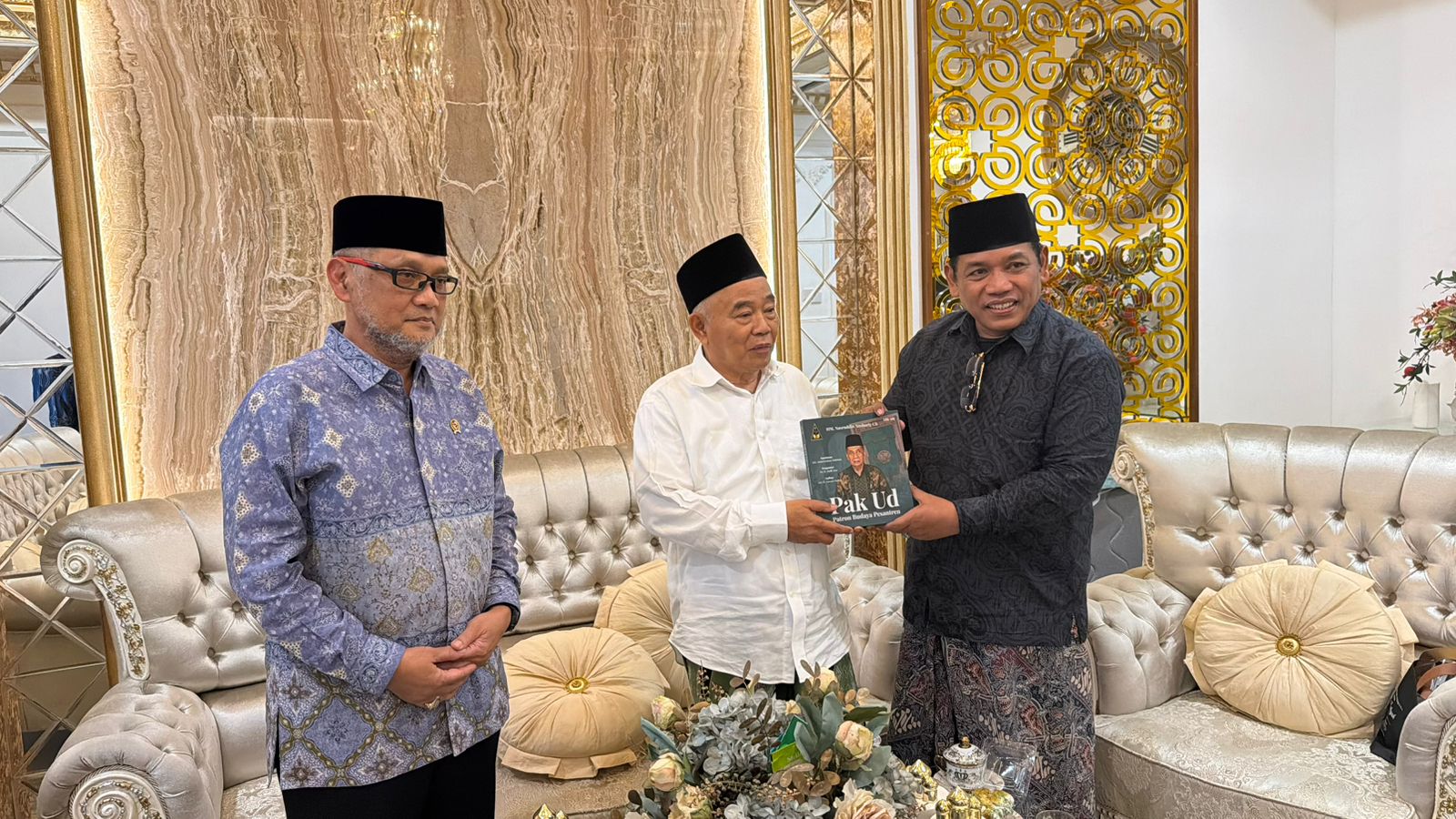Kembali Pada Qonun Asasi, Pulang Pada Marwah Pesantren