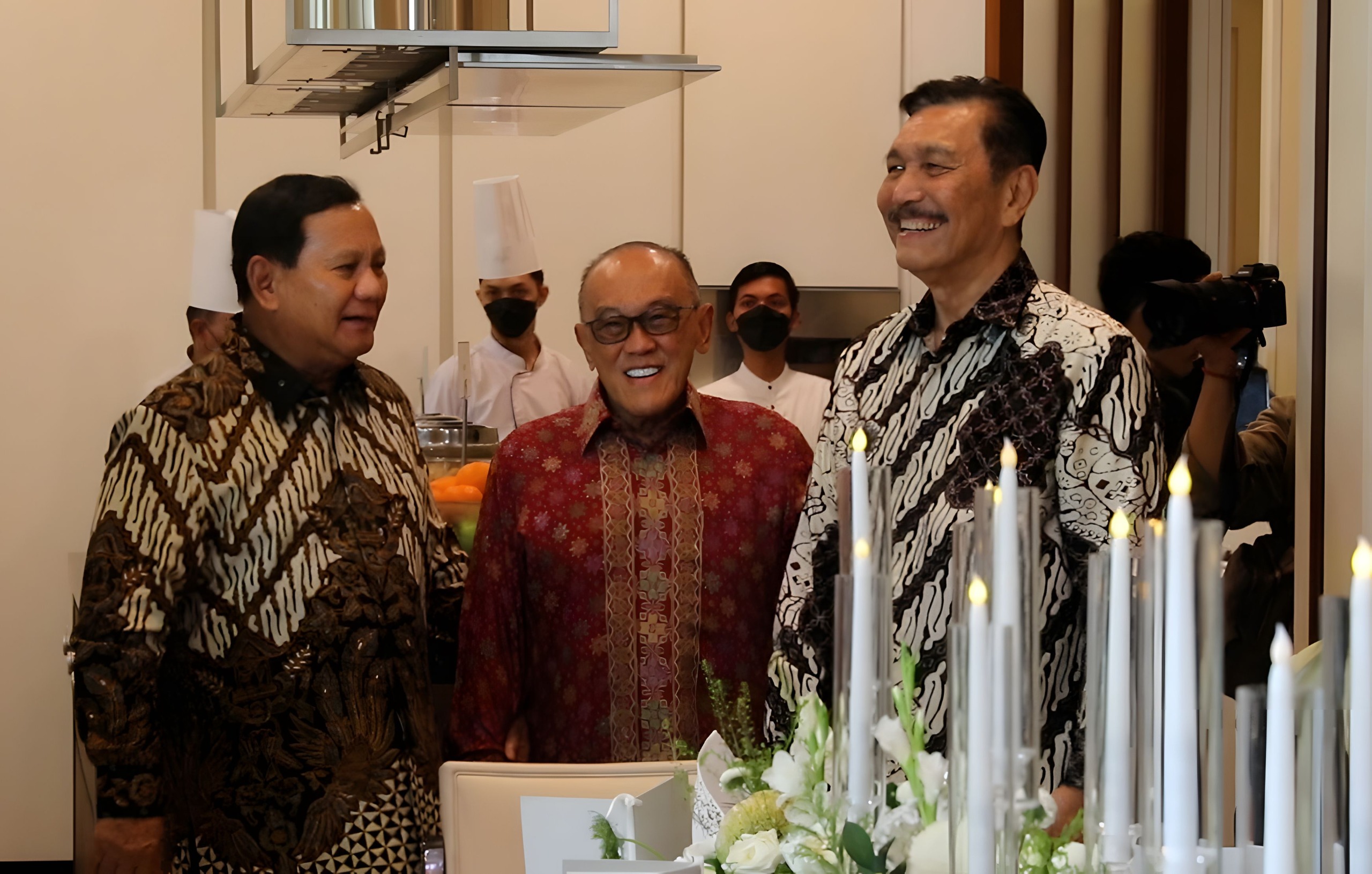 Aksi Prabowo Keliling ke Rumah Pejabat di Hari Lebaran: Merangkul dan Beri Teladan