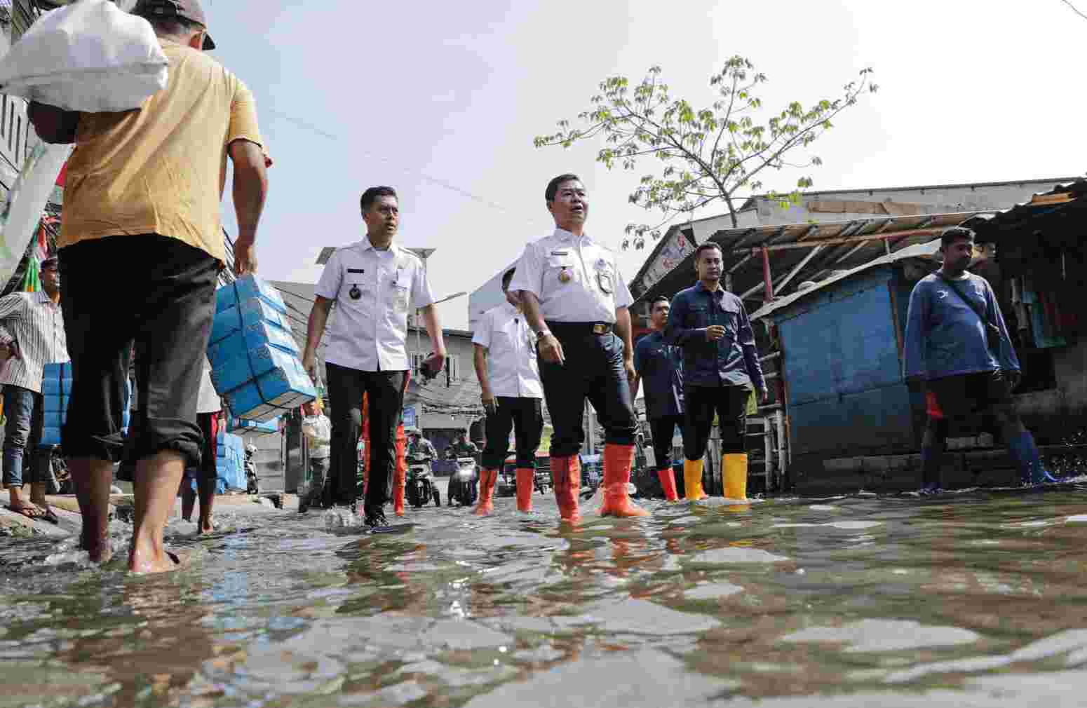 Teguh Setyabudi Pastikan Tanggul Penangkal Rob Muara Angke Dibangun 2025