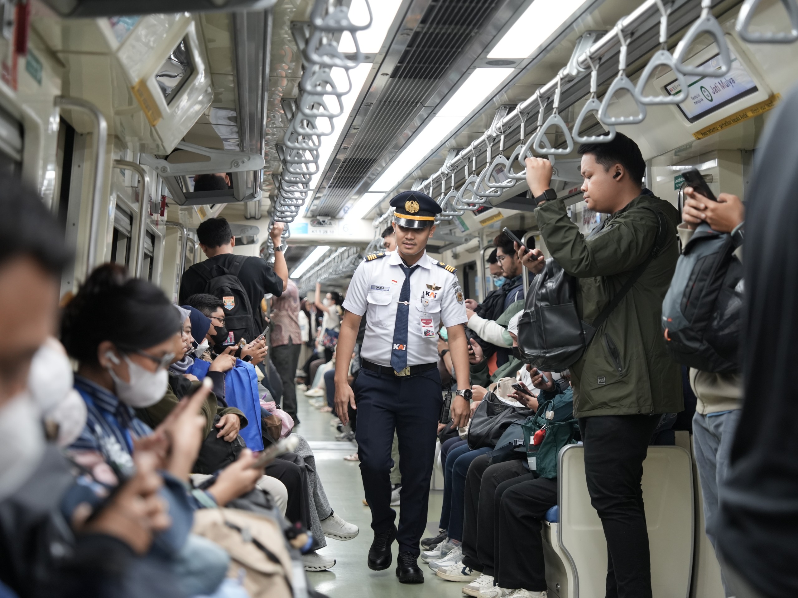 Minat Warga Beralih ke Transportasi Publik Meningkat, Pengguna LRT Jabodebek Naik 26 Persen