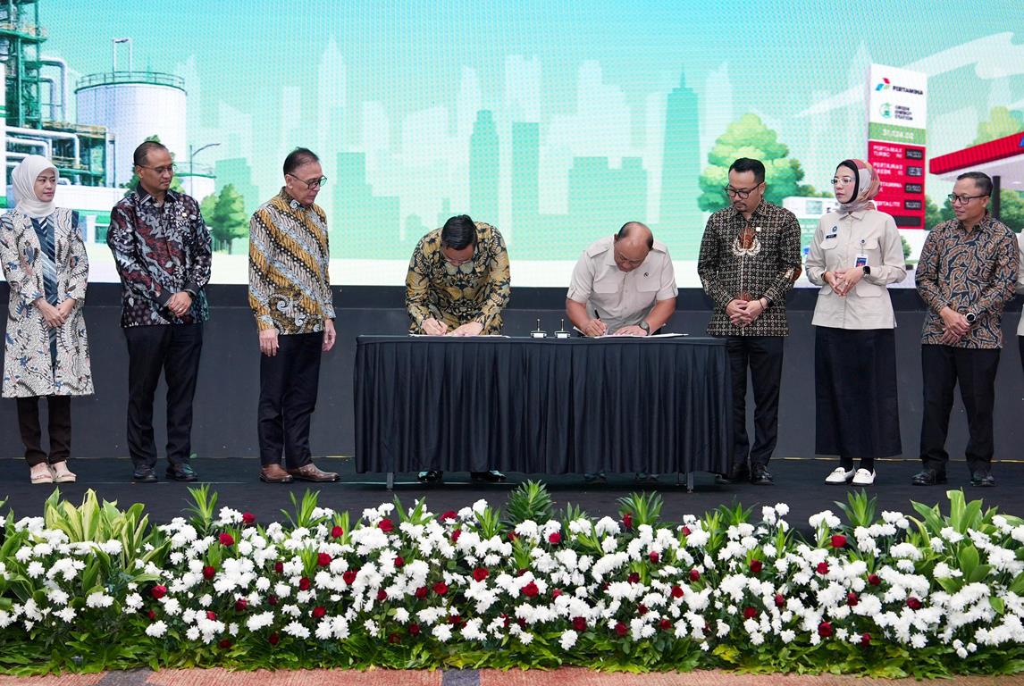 Pertamina dan BGN Ubah Minyak Jelantah Jadi Bahan Bakar Pesawat Ramah Lingkungan