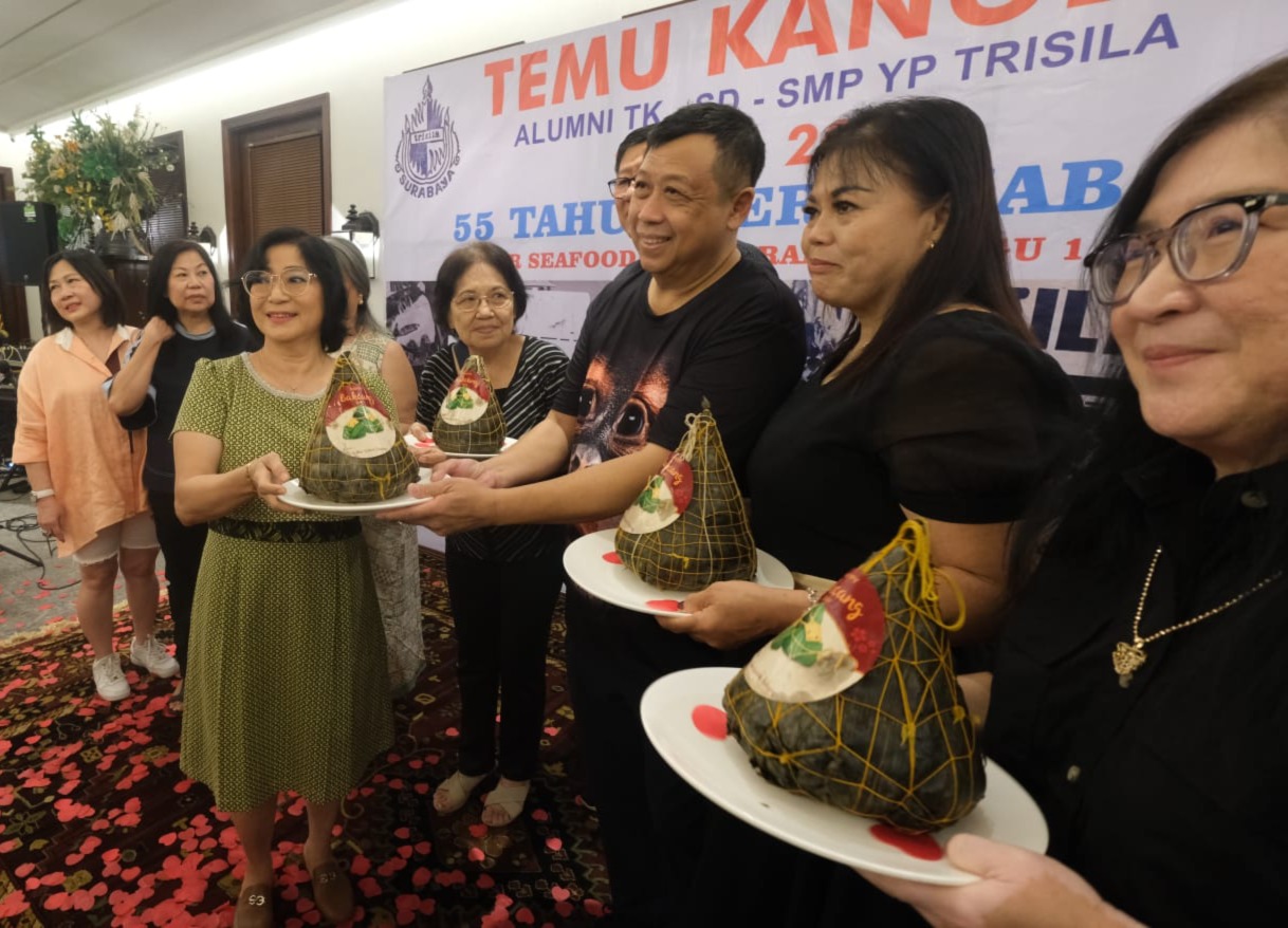 55 Tahun Persahabatan, Perayaaan Bakcang dan Temu Kangen Alumni YP Trisila di Surabaya