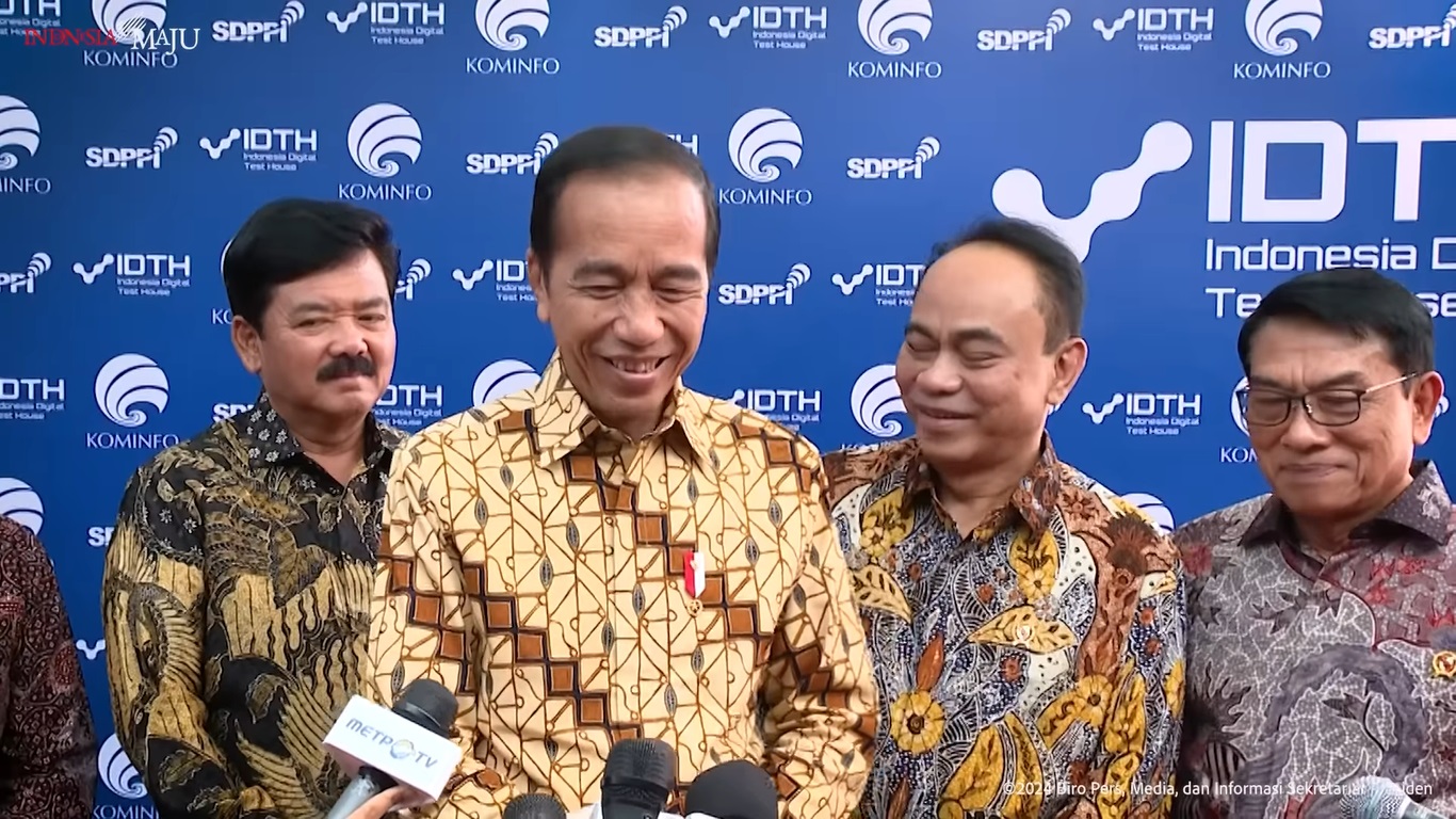Soal Orang Toxic di Kabinet, Jokowi: Tanyakan ke Pak Luhut!