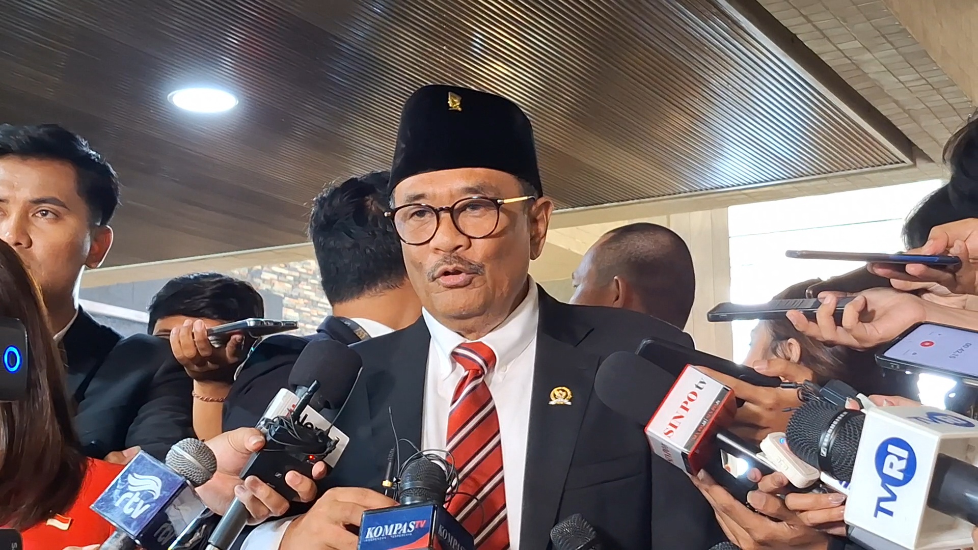 Menakar Peluang Hasto Kembali Duduki Posisi Sekjen PDIP, Ini Kata Djarot