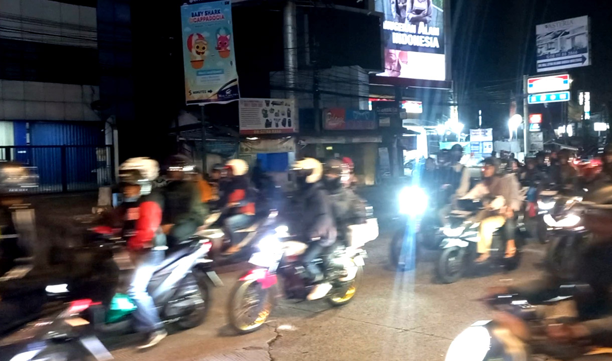 H-2 Lebaran 2025, Jalur Arteri Tangerang Dipadati Pemudik Motor