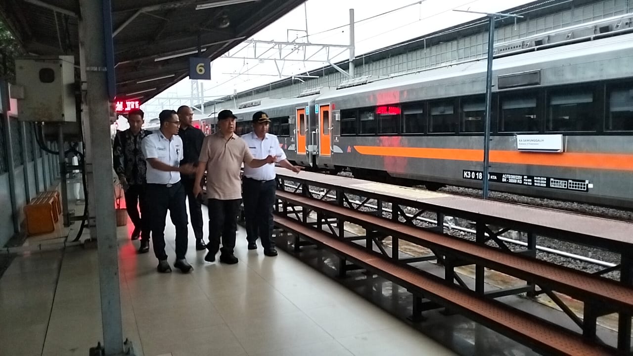 Menhub Ajak Masyarakat Mencoba Direct Train Dari Jakarta ke Semarang Saat Nataru