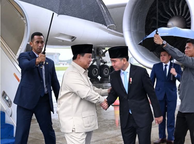 Prabowo Kembali ke Tanah Air Setelah Kunker Maraton dari Amerika ke Timur Tengah 