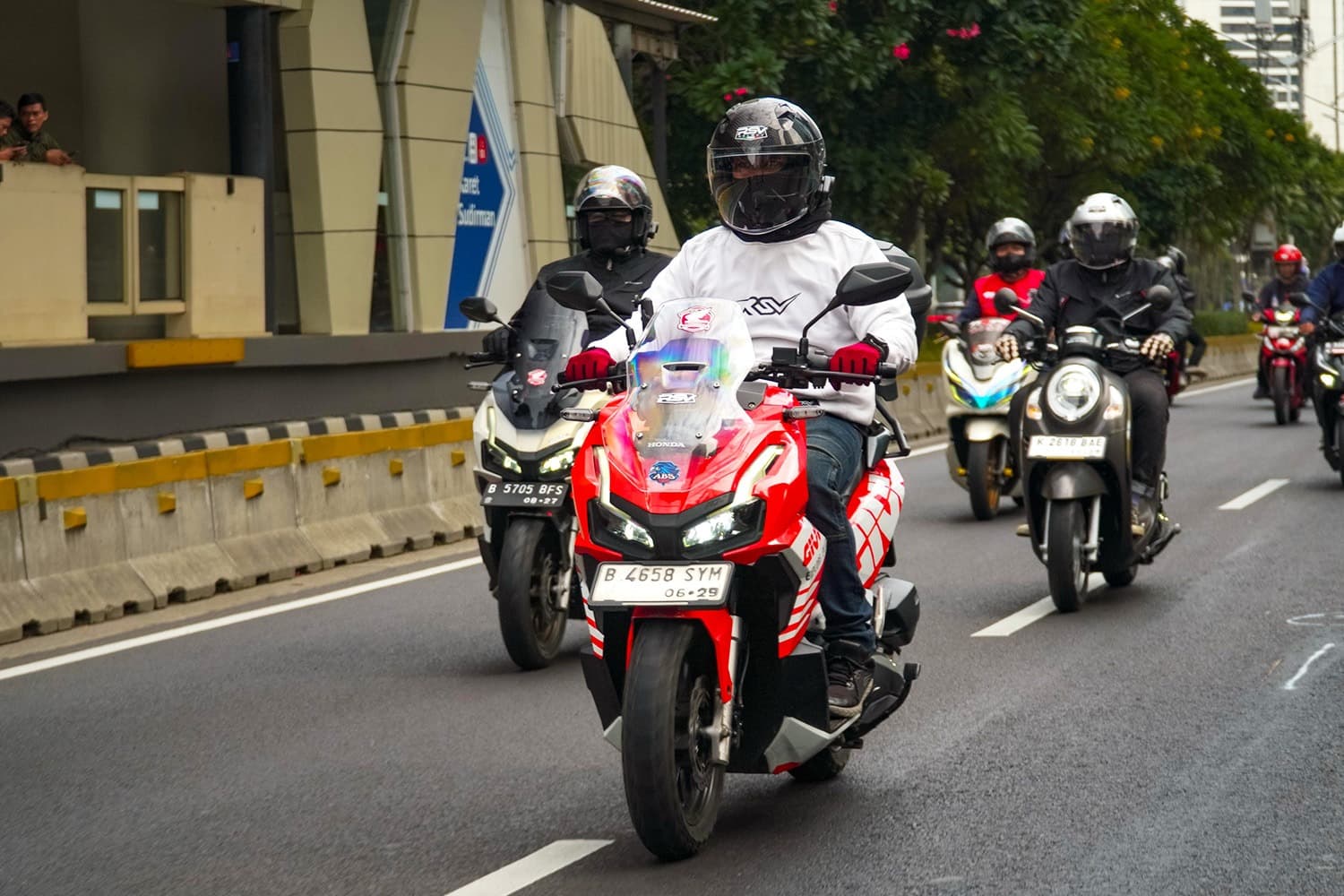 Bikers Mesti Tahu, Ini 7 Tips Tetap Nyaman Berkendara di Saat Puasa