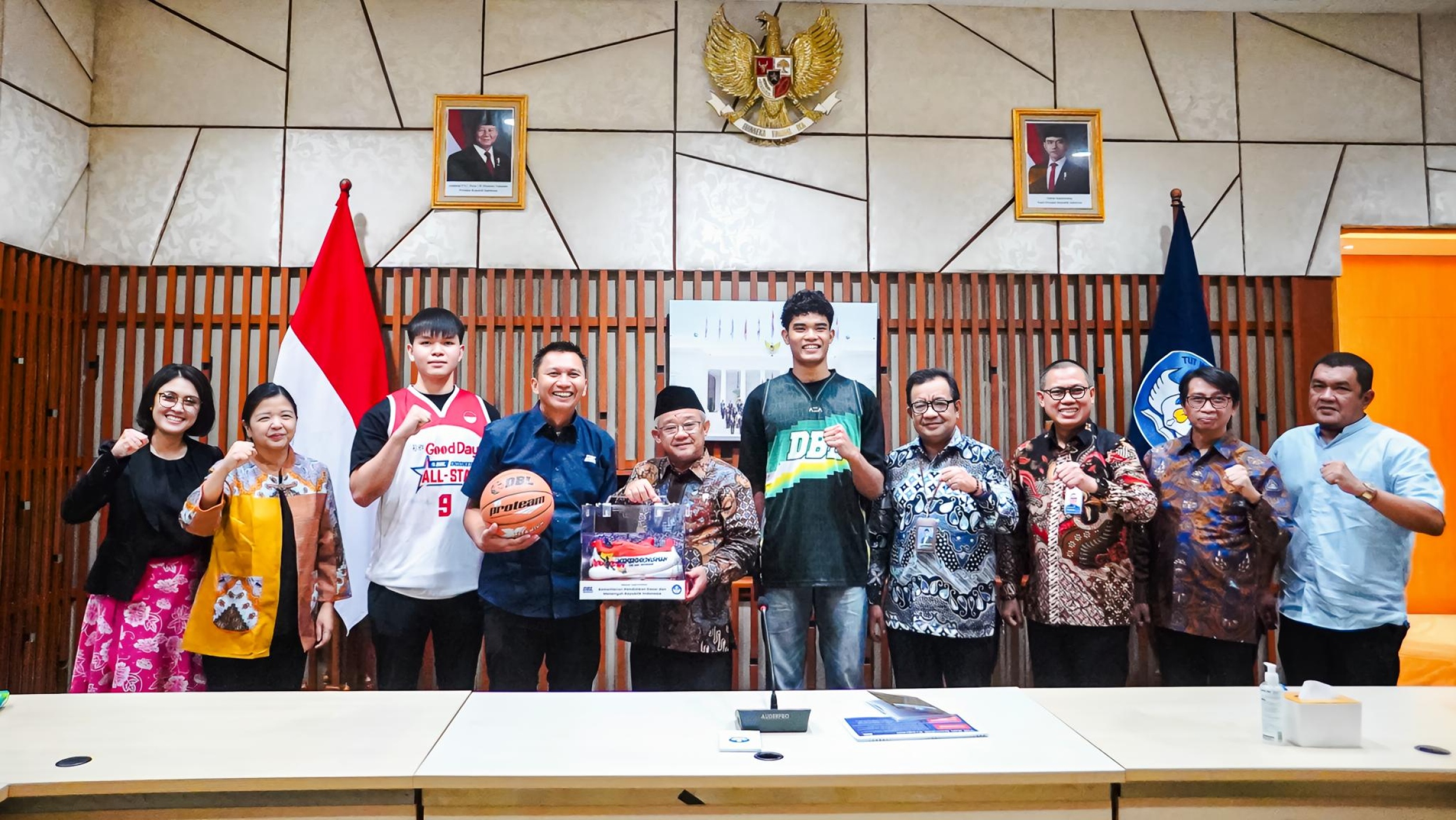 Kemendikdasmen Kolaborasikan Sejumlah Program dengan DBL Indonesia, Salah Satunya Super Teacher